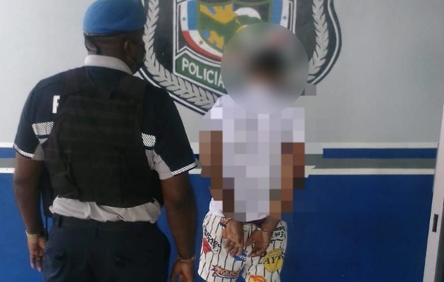 El ciudadano fue llevado a la estación de la Policía Nacional, luego su caso quedó en manos del Ministerio Público, para que se inicie la investigación por este caso de hurto. Foto. Diomedes Sánchez El ciudadano fue llevado a la estación de la Policía Nacional, luego su caso quedó en manos del Ministerio Público, para que se inicie la investigación por este caso de hurto. Foto. Diomedes Sánchez