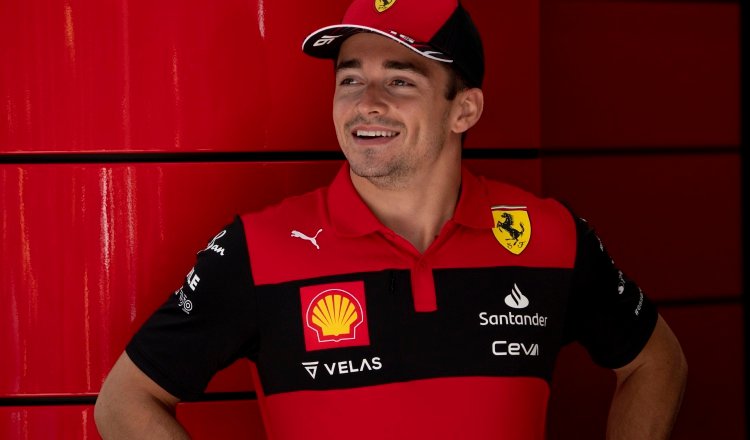 Charles Leclerc de la escudería Ferrari es el líder del actual Campeonatao Mundial de la Fórmula Uno. Foto:EFE