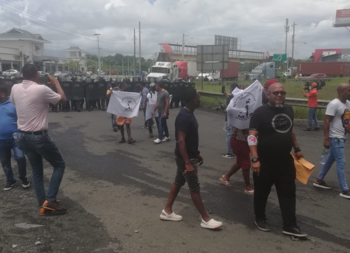 Miembros de CUCO se mantienen en caminatas alrededor de los Cuatro Altos. Foto: Diomedes Sánchez