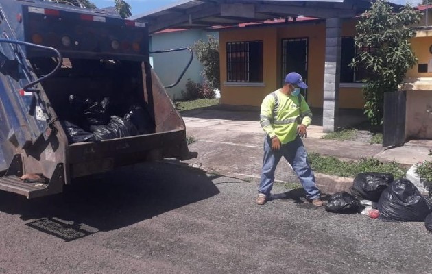 La empresa Servicios Ambientales de Chiriquí brindan el servicio de recolección de basura a más de 49 mil casas y más de 1,150 empresas. Foto. José Vásquez