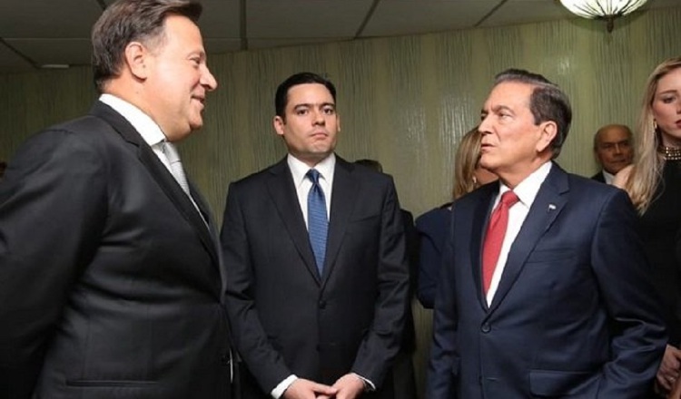 El abogado Miguel Antonio Bernal, denunció un supuesto acuerdo entre Juan Carlos Varela y Laurentino Cortizo. Archivo