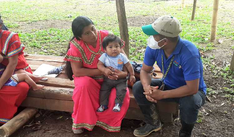 Nicanor Montero trabaja en la Iniciativa Nutrivida, la cual ha ayudado a concienciar a las madres sobre la importancia de una correcta alimentación. Foto: Nicanor Montero