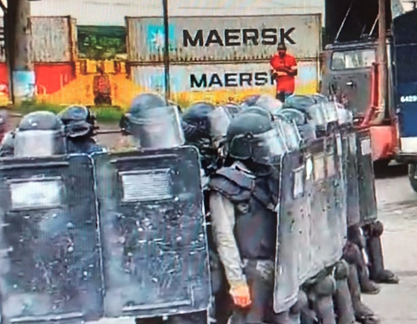 En los Cuatro Altos fueron reprimidos por la Policía Nacional. Foto: Diomedes Sánchez 