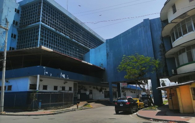 Rubén Valdéz de 41 años fue llevado al cuarto de urgencias del hospital Dr. Manuel Amador Guerrero. Foto. Diomedes Sánchez