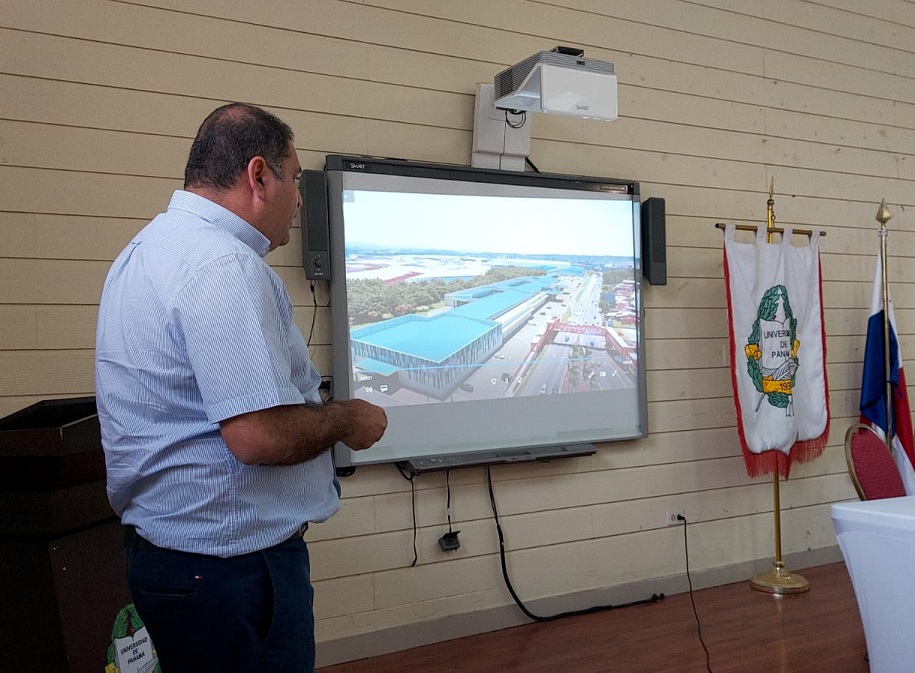 Existe una quinta propuesta del sector privado, de construirla en el corredor de Colón. Foto:  Diomedes Sánchez 