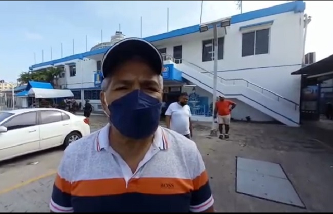 Santiago Escartín, dirigente de los pescadores del Mercado de Mariscos, espera respuestas de las autoridades en la reunión que sostendrán. Foto: Víctor Arosemena