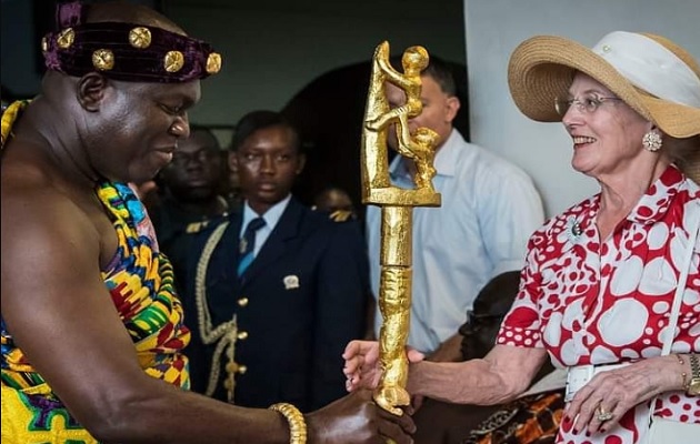 El rey Odeneho Kwafo-Akoto III y la reina Margarita de Dinamarca. Foto: Redes Sociales