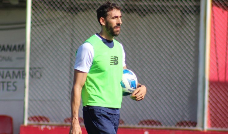 David Dóniga, técnico de la Sub-21 que estará en Toulon, Francia. Foto: Fepafut