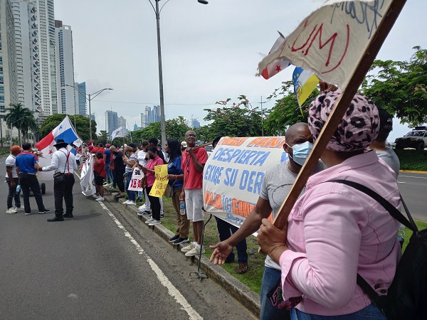 La protesta se realizó en la Avenida Balboa entre las calles 27 y 28, cerca de la sede del PRD. Foto: Francisco Paz