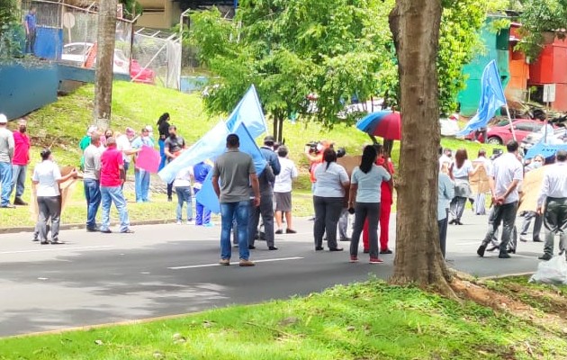 El gremio denuncia deficiencias en las infraestructuras de almacén, hacinamiento, así como el impago de las horas extras y alimentación. Foto: @TraficoCPanamá