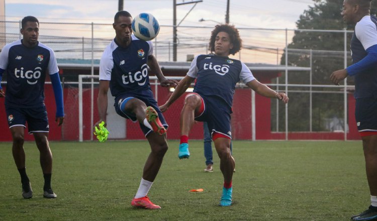 Abdiel Ayarza y Adalbero 'Coco' Carrasquilla en los entrenamientos. Foto:Fepafut