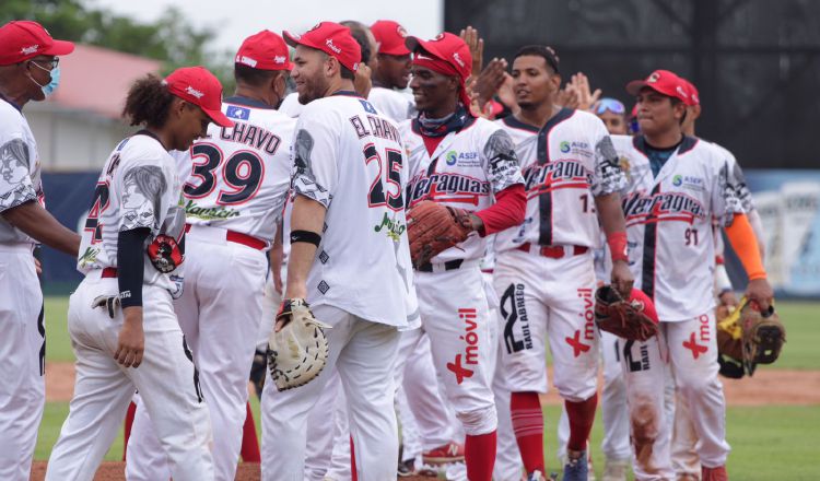 Veraguas celebra su triunfo ante Panamá Oeste. Foto: Fedebeis
