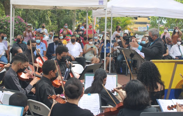 El Ministerio de Cultura, ofreció brindar un instructor para una mejor educación musical de los miembros de la sinfónica. Foto. Eric Montenegro El Ministerio de Cultura, ofreció brindar un instructor para una mejor educación musical de los miembros de la sinfónica. Foto. Eric Montenegro