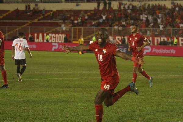 Cecilio Waterman celebra el segundo gol de Panamá. Foto; Víctor Arosemena.