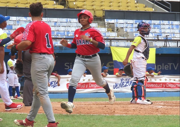 Panamá  no tuvo problemas para vencer a Colombia. Foto: Fedebeis