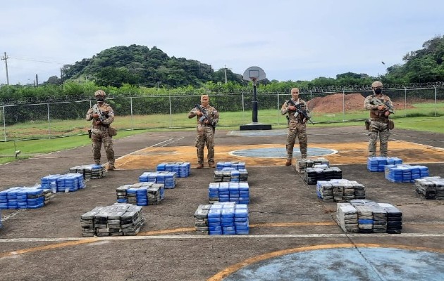 En lo que va del año, el Servicio Nacional Aeronaval ha ejecutado un total de 57 operaciones, logrando el decomiso total de 47,596 paquetes de sustancias ilícitas. Foto. Senan