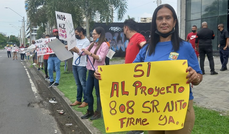 Nuevas protestas podrían darse en los próximos días por parte de transportistas que apoyaban la sanción del proyecto 808, el cual fue vetado por Laurentino Cortizo.  Foto: Archivo