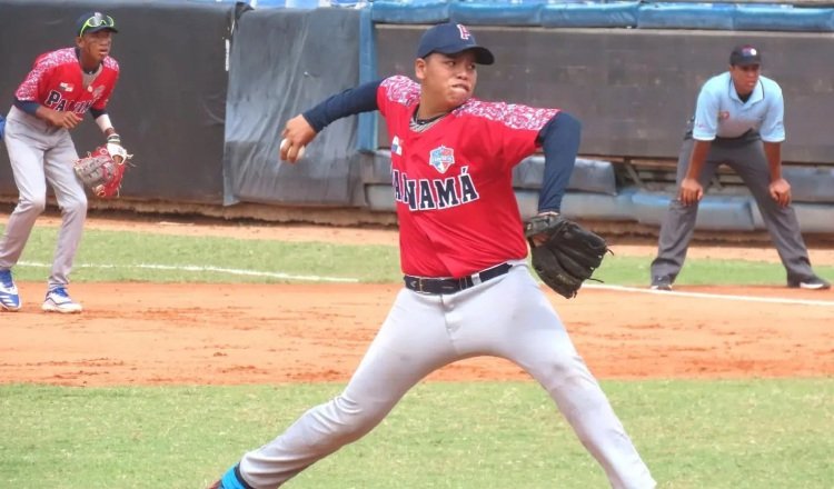 El lanzador panameño Roderick Medina fue el ganador ante República Dominicana. Foto: Fedebeis