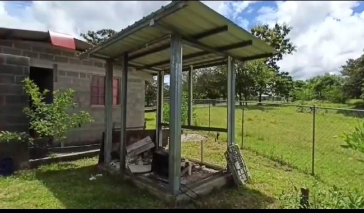 Vista de algunas de las letrinas que nunca fueron terminadas durante el Gobierno de Juan Carlos Varela. Archivo