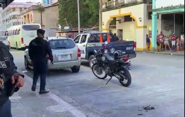 Las unidades de la Policía Nacional se tomaron por sorpresa los predios de las calles 3 y 4 avenida Bolívar. Foto. Diomedes Sánchez