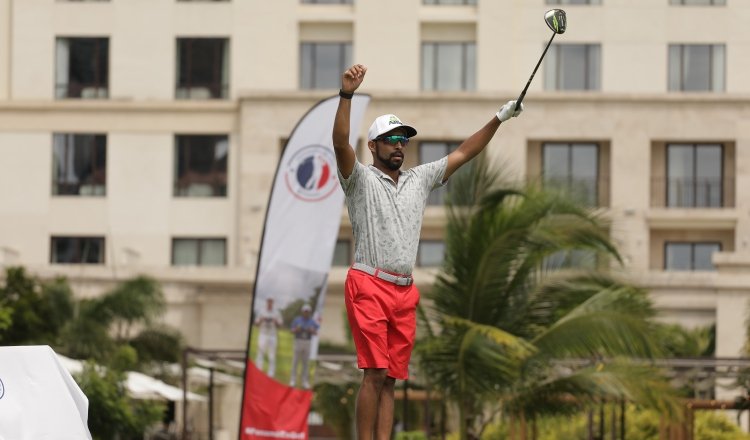 Omar Tejeira, celebra tras una buena salida en el campo de Santa María. Cortesía/Apagolf