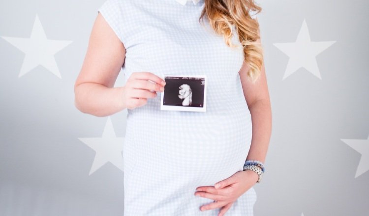 El diagnóstico puede ser prenatal, como también en niños o adultos, para diagnosticar enfermedades o trastornos genéticos.  Foto: Pexels