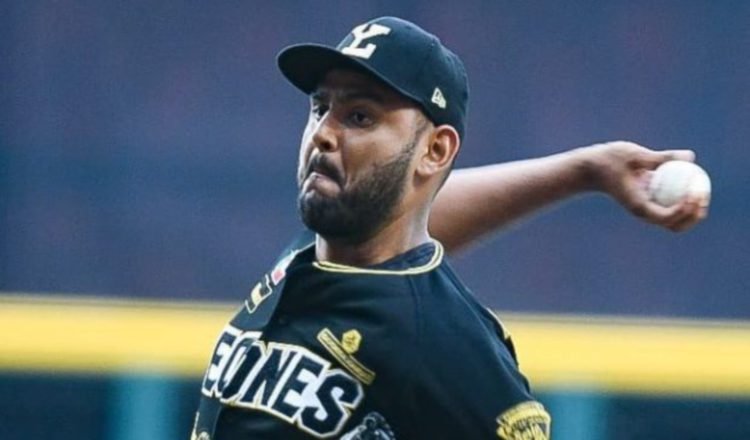 Enrique Burgos juega en los Leones de Yucatán en México. Foto/Tomada: leones.mx