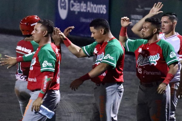 Chiriquí festeja su segundo triunfo contra Coclé. Foto: Fedebeis