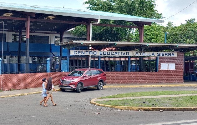 Se mantiene un plan de seguridad y vigilancia en todos los centros educativos del distrito. 