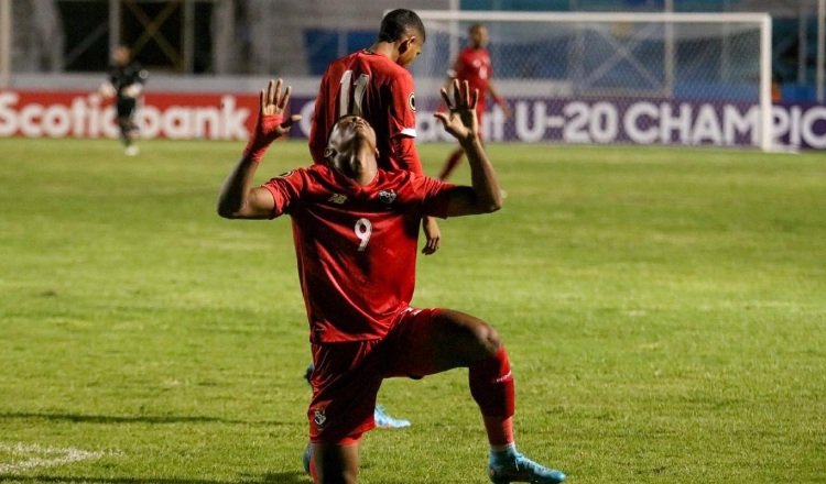 Panamá enfrenta a Guatemala. Foto: Fepafut