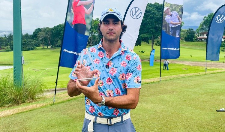 Gabriel Cardoze, fue el ganador del pasado fin de semana en el Club de Golf de Cerro Viento. Cortesía/Apagolf