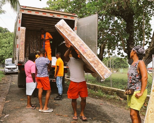 La mercancía fue trasladada desde la capital hacia las casas afectadas. Foto: Cortesía Sinaproc 