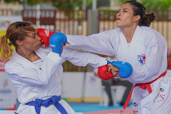 Aramis Borzelli (der.) se impuso a Ileana Miranda de Ecuador. Foto: COP