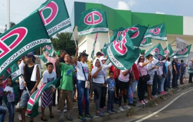 Rómulo Roux se resiste a realizar elecciones internas. Foto: Grupo Epasa