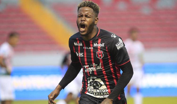 Panameño Freddy Góndola, jugador de Alajuelense. Foto: Tomada de la Nación