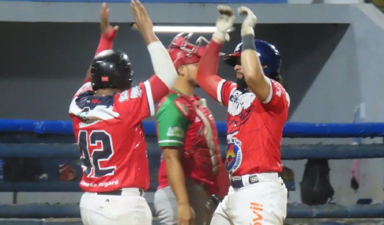 Metro tiene la ventaja en la Serie Final del béisbol mayor. Foto: Fedebeis