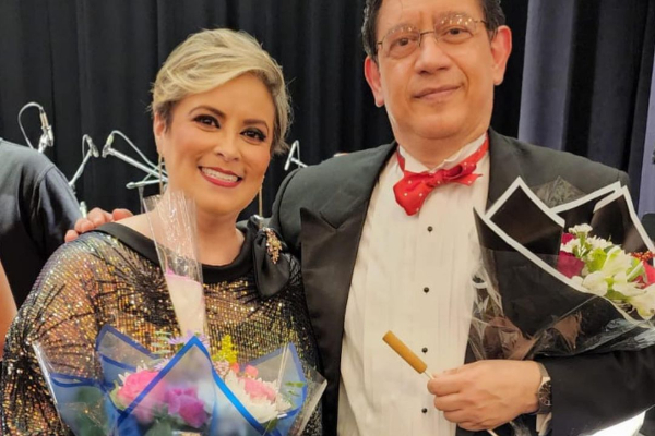 Any Tovar y el maestro Víctor Mata. Foto: Instagram / @anytovar