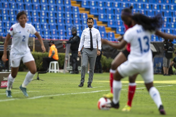 Ignacio 'Nacho' Quintana, técnico de Panamá en el partido ante las trinitenses. Foto:EFE