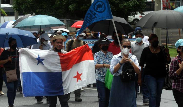 Estudiantes y padres de familias respaldaron manifestaciones. Víctor Arosemena