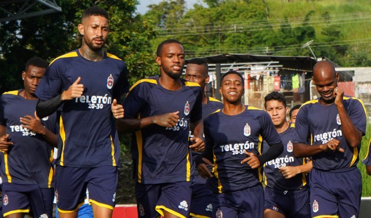 Jugadores del Sporting durante los entrenamientos. Foto: twitter