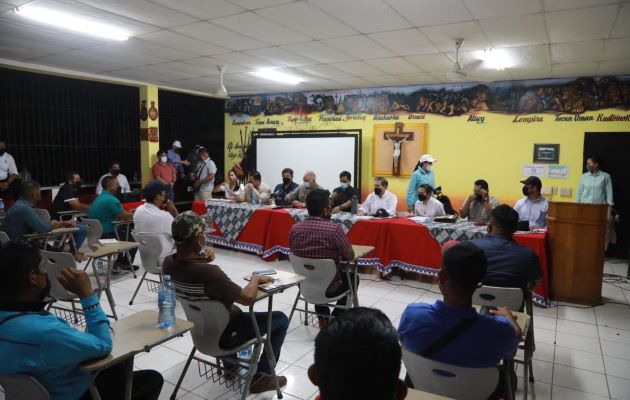 El presidente Laurentino Cortizo viajó a San Félix a reunirse con la dirigencia indígena. Foto: Cortesía Presidencia