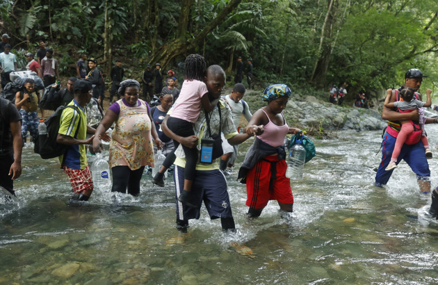 En lo que va de año, unas 60,000 personas han llegado a Panamá a través de la selva del Darién. Foto: EFE