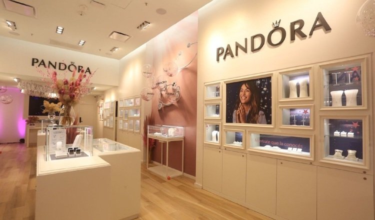 Mohinani Group estableció en 2013 la marca Pandora en América Latina -en Panamá, Uruguay y Guatemala- a través de una inversión financiera sustancial. Cortesía