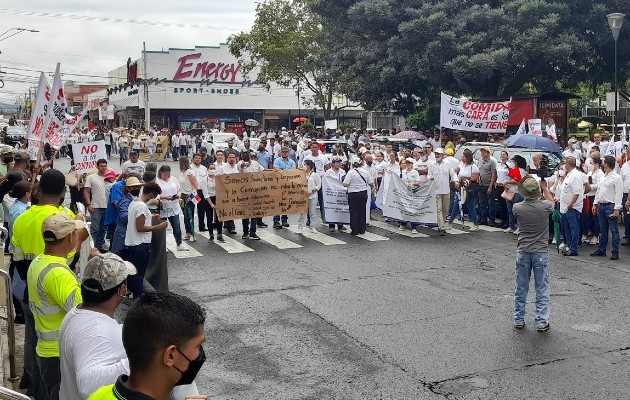 Los manifestantes consideran que los cierres de vías han hecho daño al país. Foto: José Vásquez