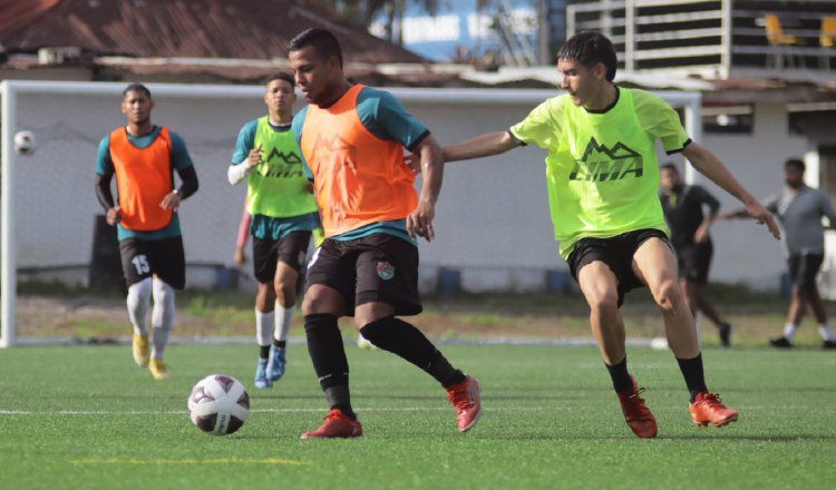 Jugadores del Atlético Chiriquí durante los entrenamientos. Foto: @Atl_chiriqui