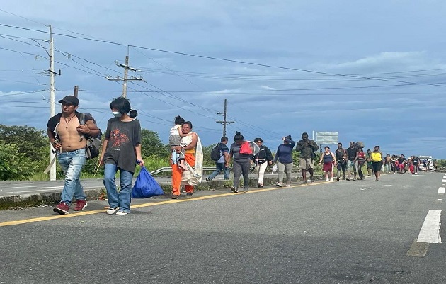 Turistas locales y extranjeros se vieron seriamente afectados por los cierres de vías en la provincia de Chiriquí. Foto. José Vásquez