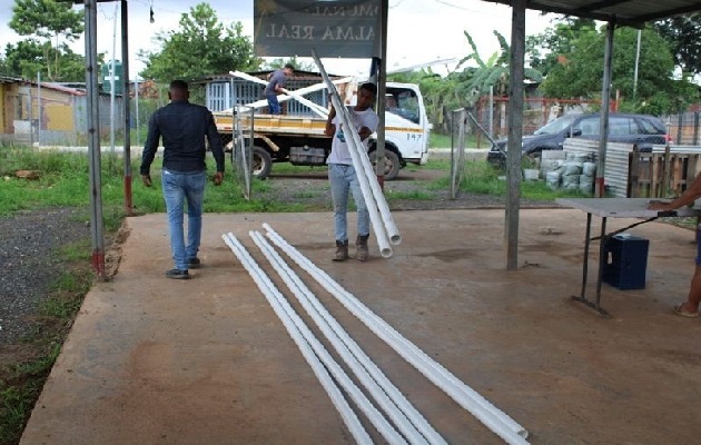 La línea de conducción será a través de tuberías de PVC de 2 X 20 pulgadas, calibre 40, las cuales están siendo suministradas por el Ministerio de Vivienda y Ordenamiento Territorial (Miviot). Foto. Eric Montenegro