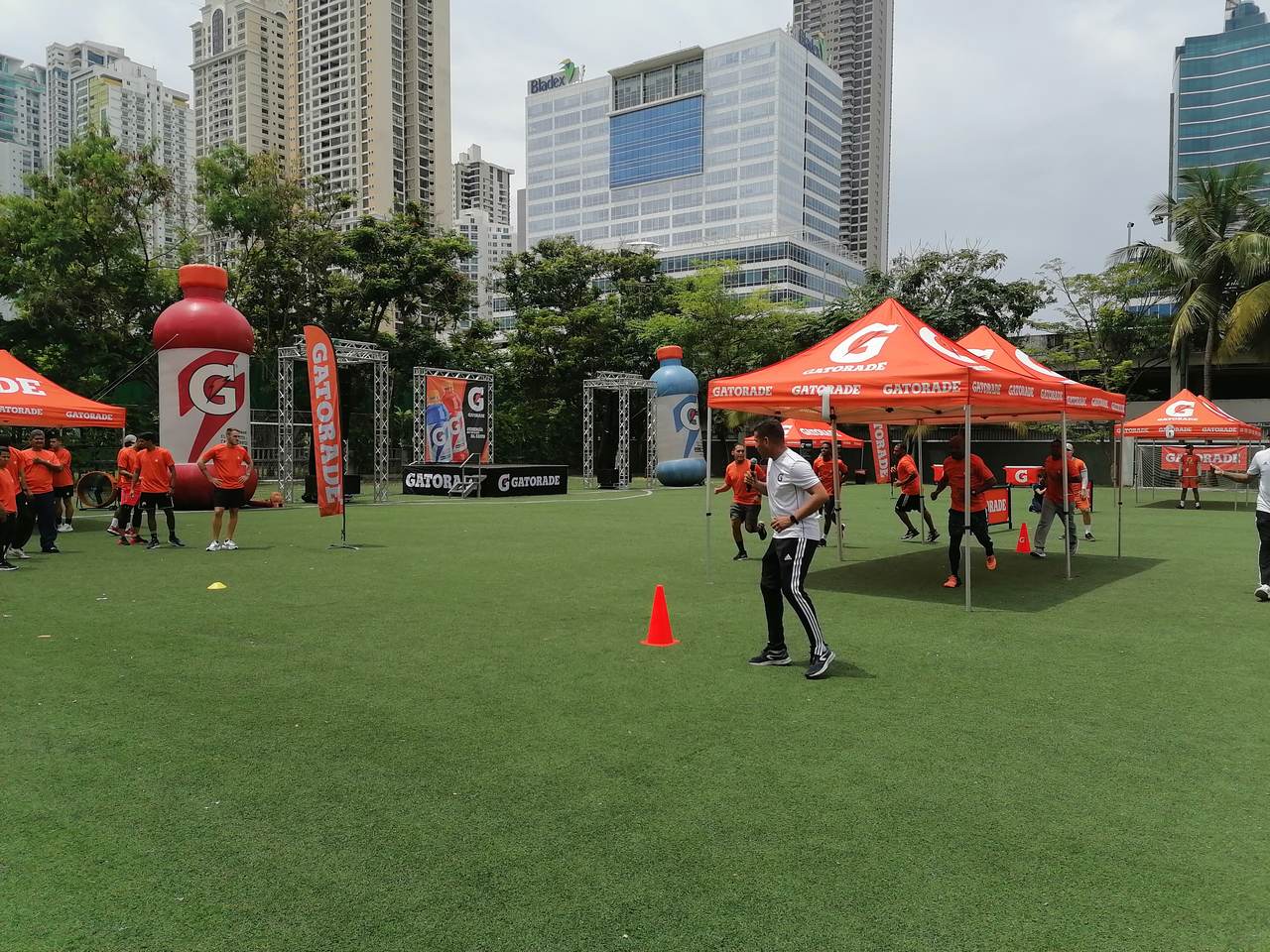 Entrenadores de fútbol del país fueron sometidos a prueba de sudoración con el Gx Sweat Patch