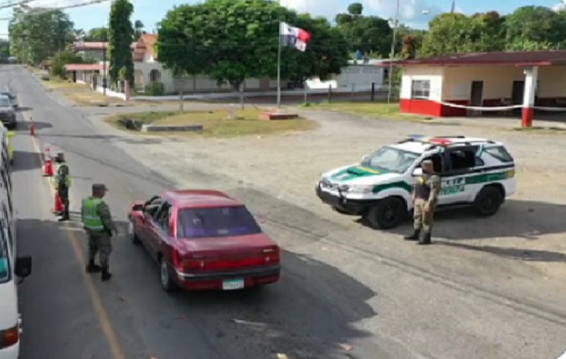 Los carros fueron localizados en una residencia ya tenían certificado de circulación en territorio costarricense. Foto. Cortesía Senafront