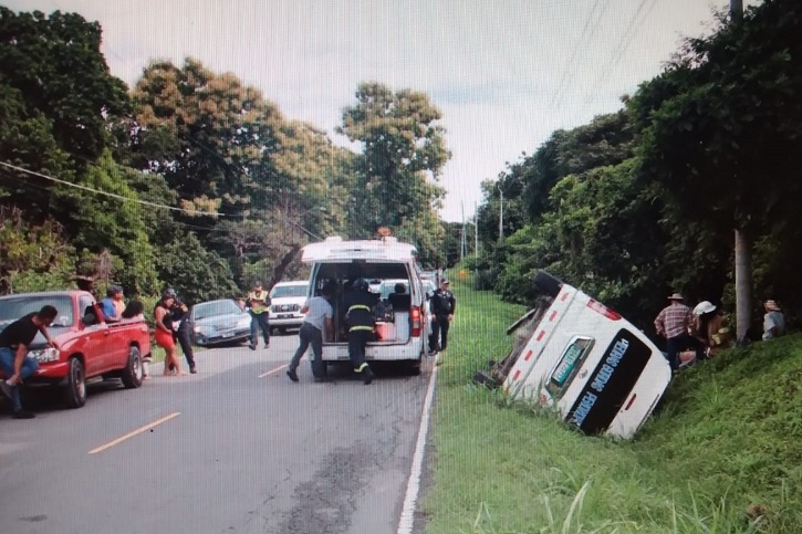 El accidente fue en la  vía principal hacia La Pintada en Coclé. Foto: Eric A. Montenegro